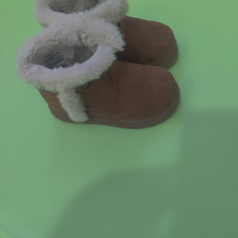 Cozy Brown Kids Boots with Faux Fur Lining